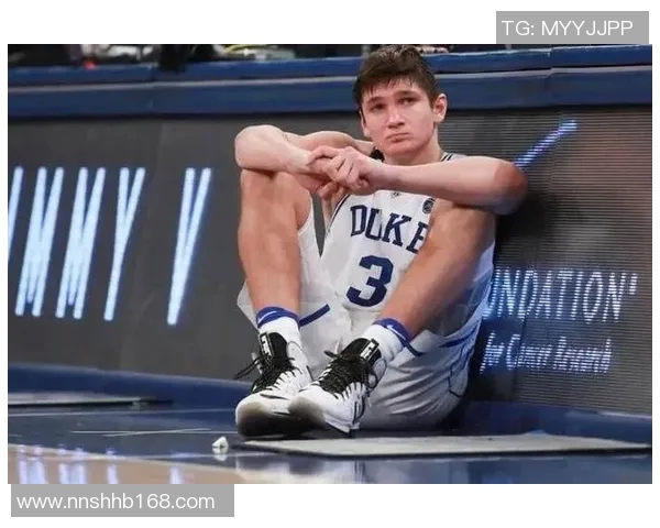 格雷森艾伦在NBA赛场的表现与争议分析及其未来发展潜力探讨