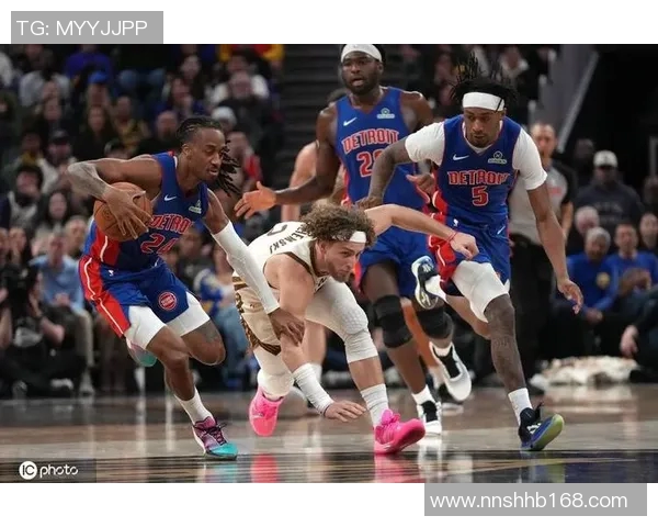 勇士与活塞激战正酣2017年10月29日篮球盛宴精彩回顾